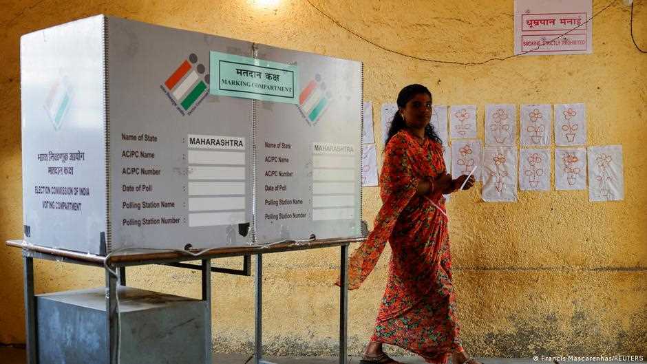 लोकसभा चुनाव: कम होता मतदान, किसका नुकसान